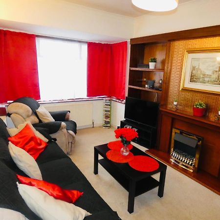Spacious 3 Bed House With Parking & Good Transport South Norwood Kültér fotó
