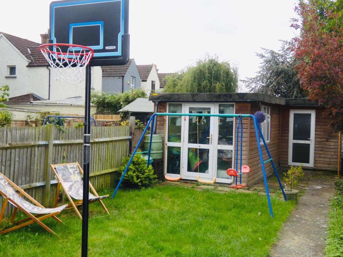 Spacious 3 Bed House With Parking & Good Transport South Norwood Kültér fotó