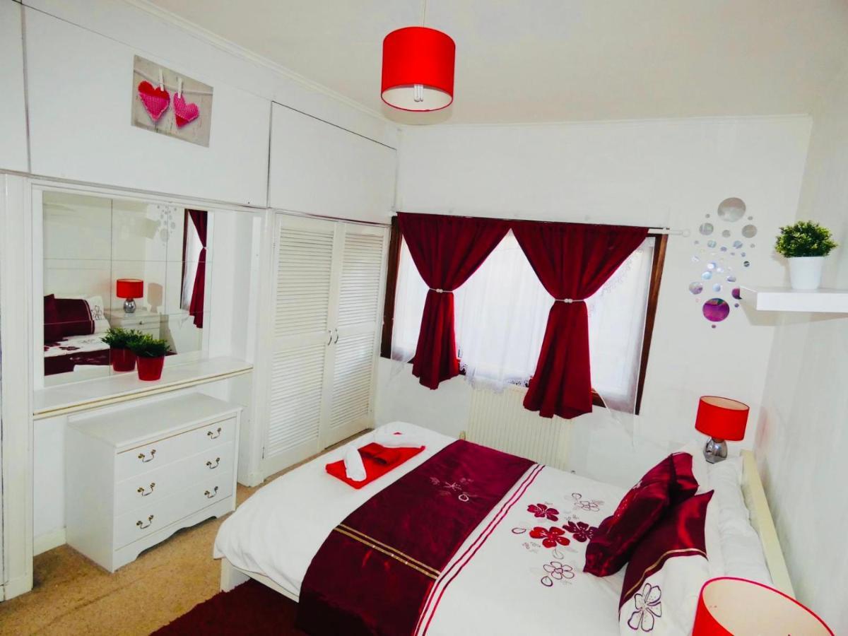 Spacious 3 Bed House With Parking & Good Transport South Norwood Kültér fotó