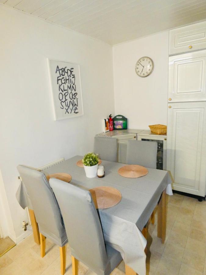 Spacious 3 Bed House With Parking & Good Transport South Norwood Kültér fotó