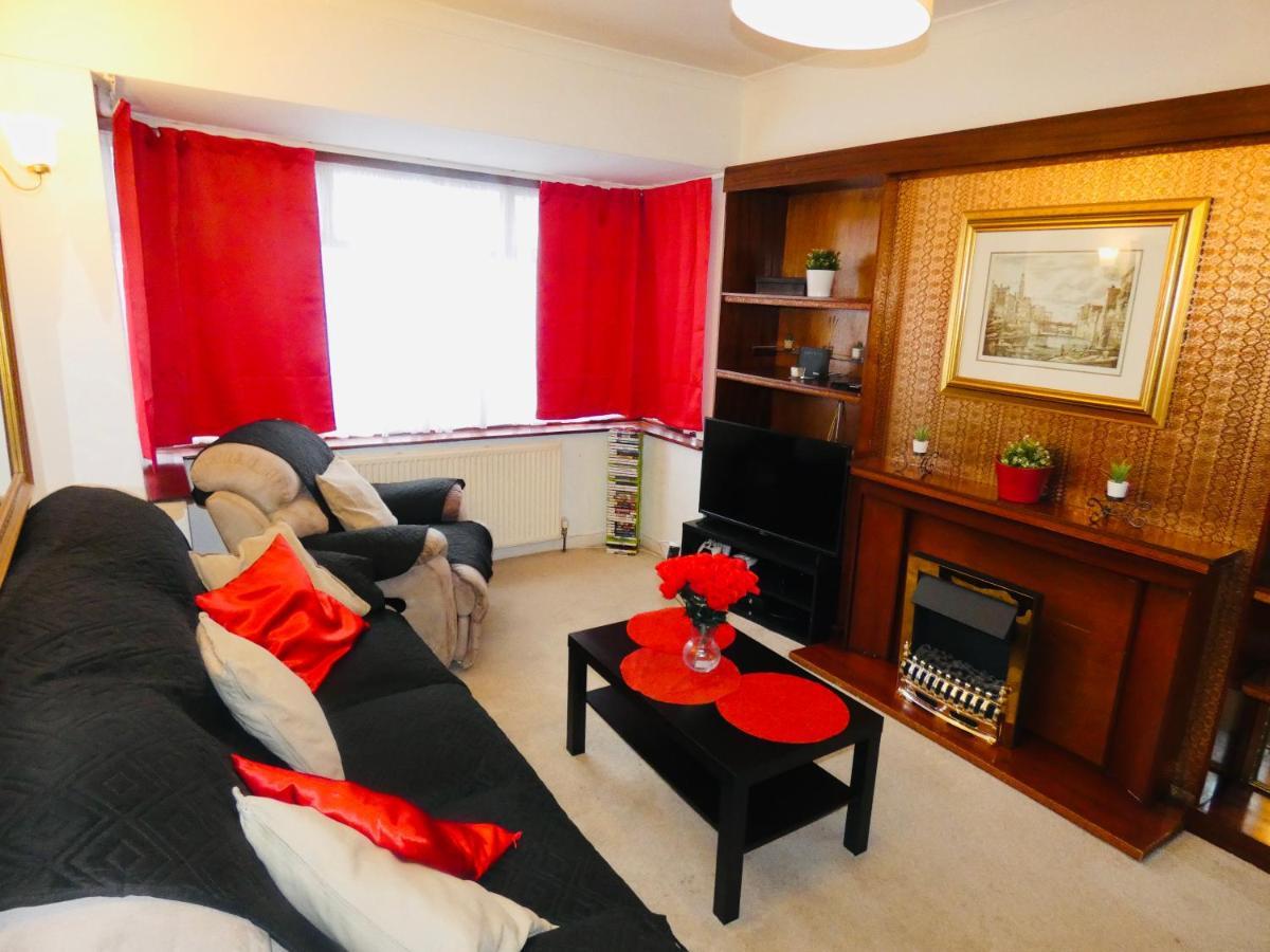 Spacious 3 Bed House With Parking & Good Transport South Norwood Kültér fotó