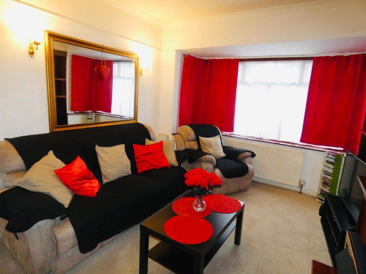 Spacious 3 Bed House With Parking & Good Transport South Norwood Kültér fotó